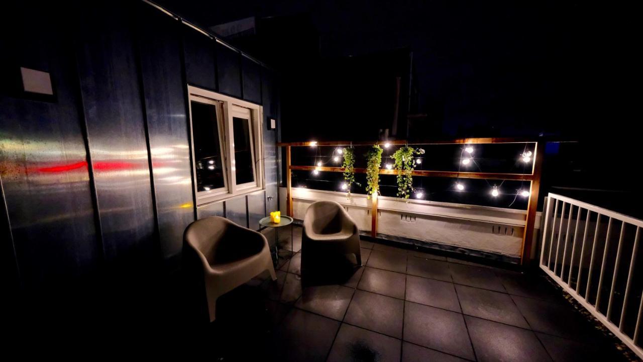 Sunny 45M2 Penthouse With Balcony And Terrace - R65C Apartment Eindhoven Bagian luar foto